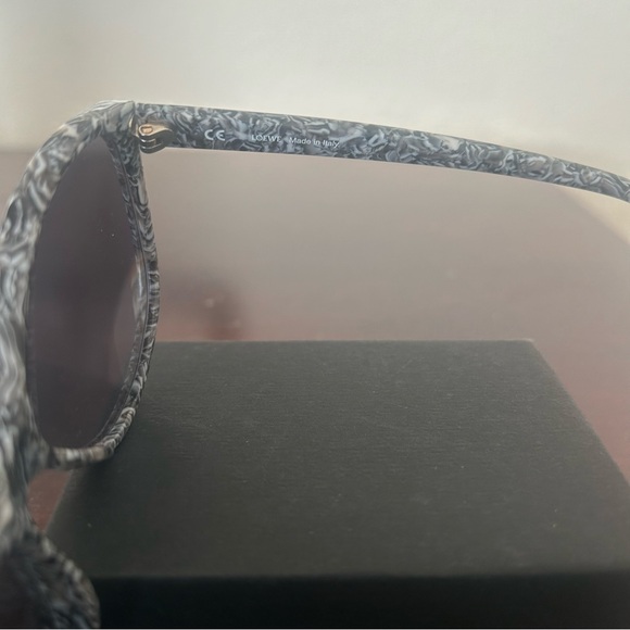 Loewe Marbled Frame Sunglasses - Picture 3 of 7